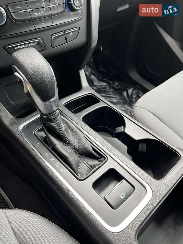 Внедорожник / Кроссовер Ford Escape 2019 в Львове