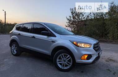 Позашляховик / Кросовер Ford Escape 2018 в Золочеві