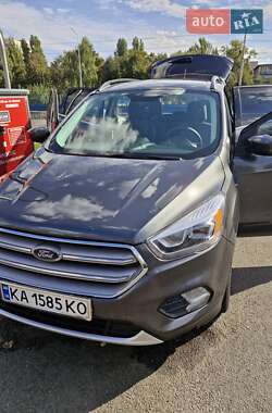 Внедорожник / Кроссовер Ford Escape 2017 в 