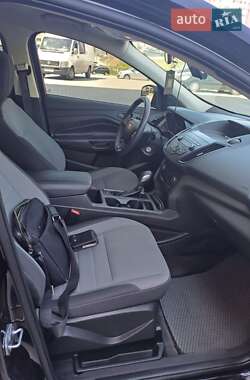 Внедорожник / Кроссовер Ford Escape 2019 в 