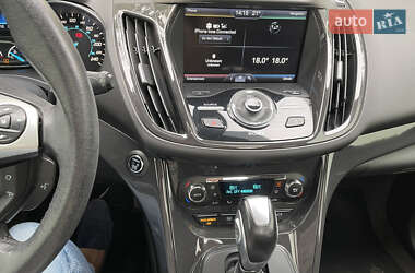 Внедорожник / Кроссовер Ford Escape 2014 в 
