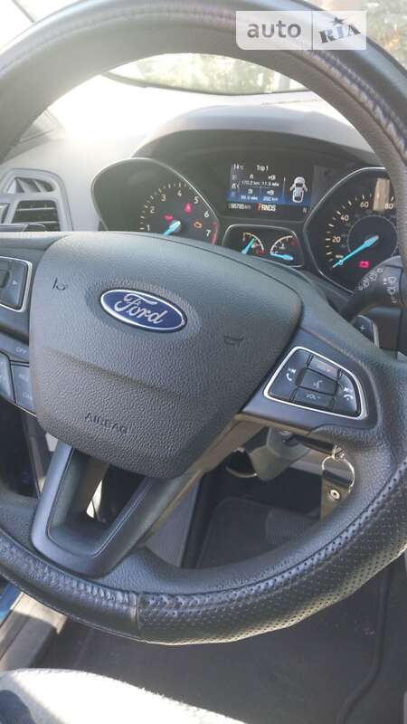 Внедорожник / Кроссовер Ford Escape 2016 в Киеве