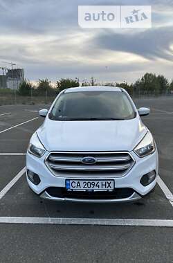 Позашляховик / Кросовер Ford Escape 2017 в Києві