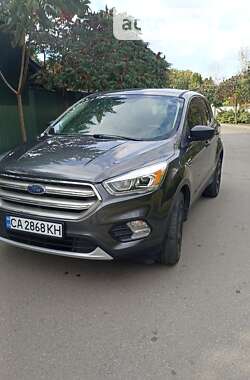 Внедорожник / Кроссовер Ford Escape 2019 в 