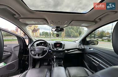 Позашляховик / Кросовер Ford Escape 2016 в 