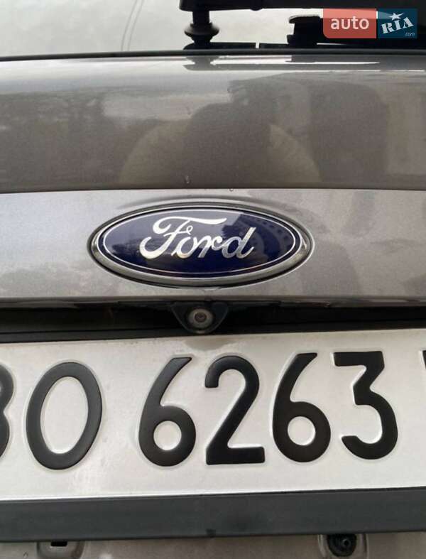 Внедорожник / Кроссовер Ford Escape 2013 в Косове