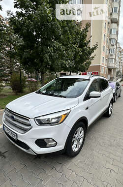 Внедорожник / Кроссовер Ford Escape 2018 в Софиевской Борщаговке