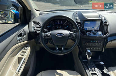 Внедорожник / Кроссовер Ford Escape 2019 в 