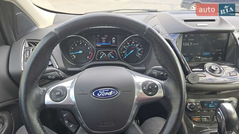 Внедорожник / Кроссовер Ford Escape 2015 в Львове