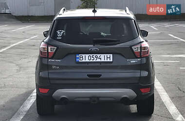 Внедорожник / Кроссовер Ford Escape 2018 в 