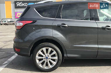 Внедорожник / Кроссовер Ford Escape 2018 в 