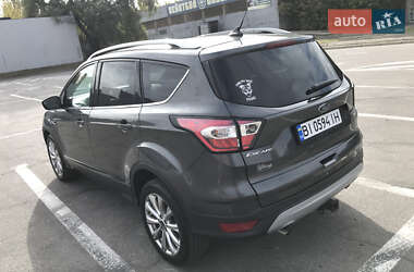 Внедорожник / Кроссовер Ford Escape 2018 в 