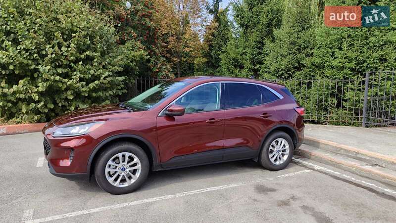 Внедорожник / Кроссовер Ford Escape 2021 в Киеве