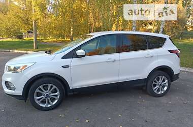 Позашляховик / Кросовер Ford Escape 2017 в Рівному