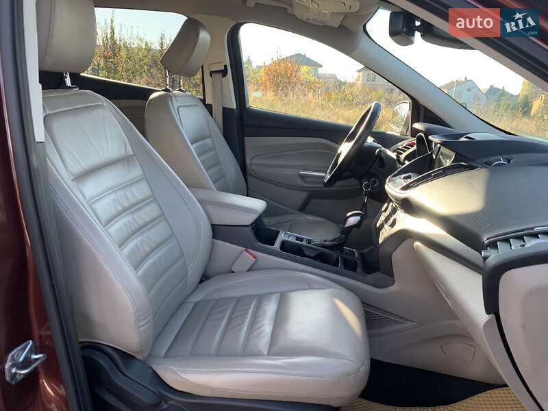 Внедорожник / Кроссовер Ford Escape 2017 в Львове