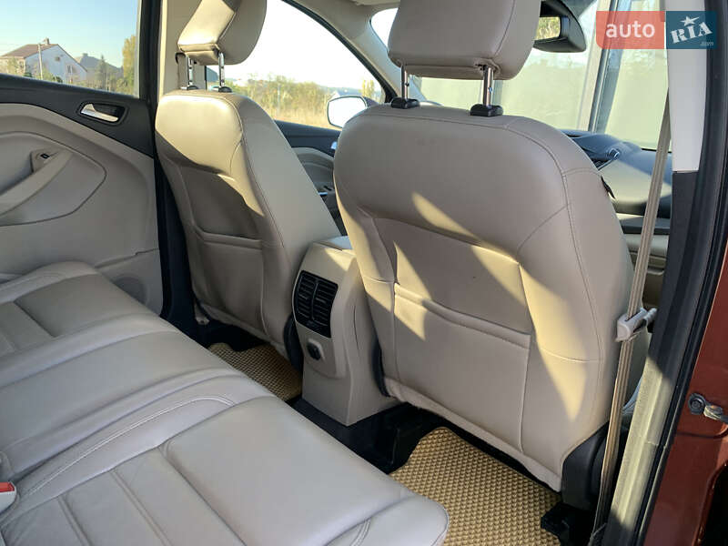 Внедорожник / Кроссовер Ford Escape 2017 в Львове
