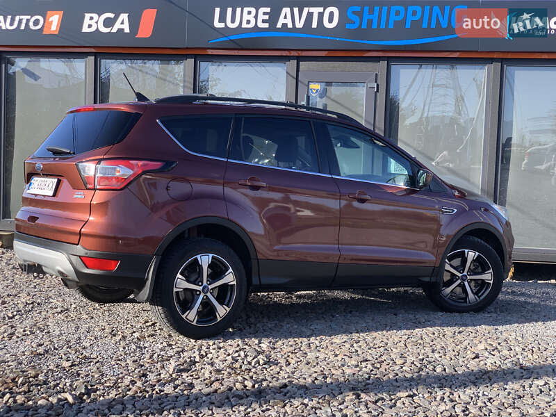 Внедорожник / Кроссовер Ford Escape 2017 в Львове