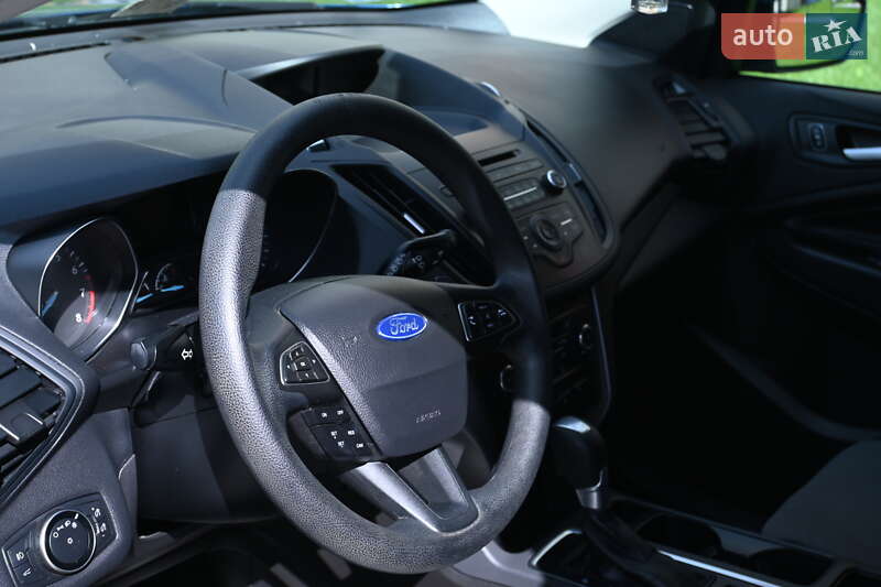 Внедорожник / Кроссовер Ford Escape 2017 в Киеве