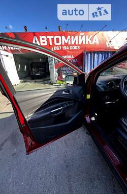 Внедорожник / Кроссовер Ford Escape 2017 в 