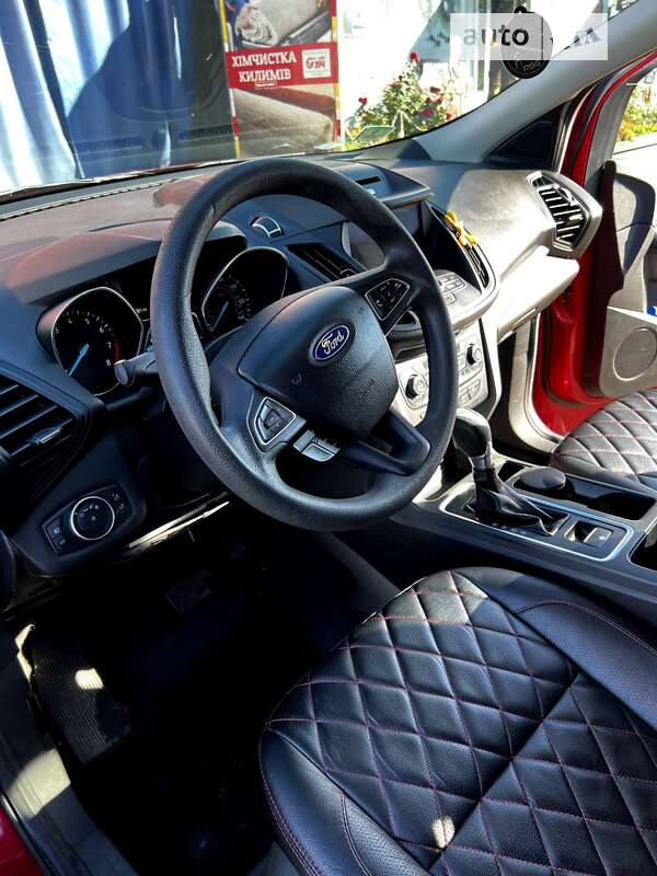 Позашляховик / Кросовер Ford Escape 2017 в Києві