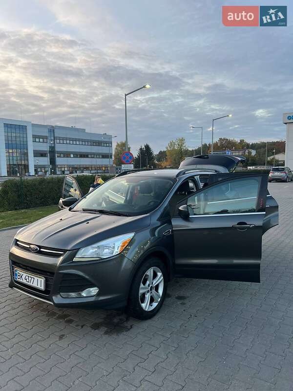 Внедорожник / Кроссовер Ford Escape 2016 в Дубно