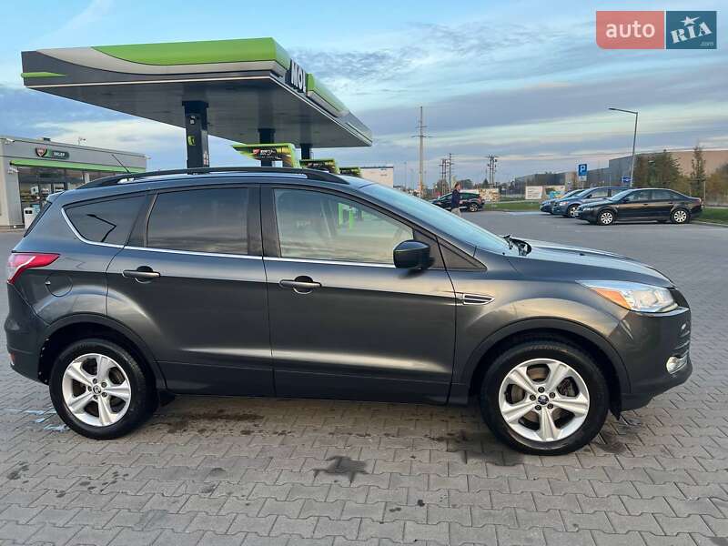 Внедорожник / Кроссовер Ford Escape 2016 в Дубно