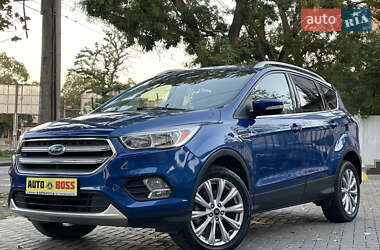 Внедорожник / Кроссовер Ford Escape 2017 в 