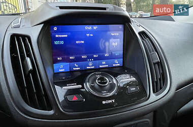 Внедорожник / Кроссовер Ford Escape 2017 в 