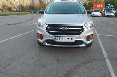 Позашляховик / Кросовер Ford Escape 2017 в Івано-Франківську