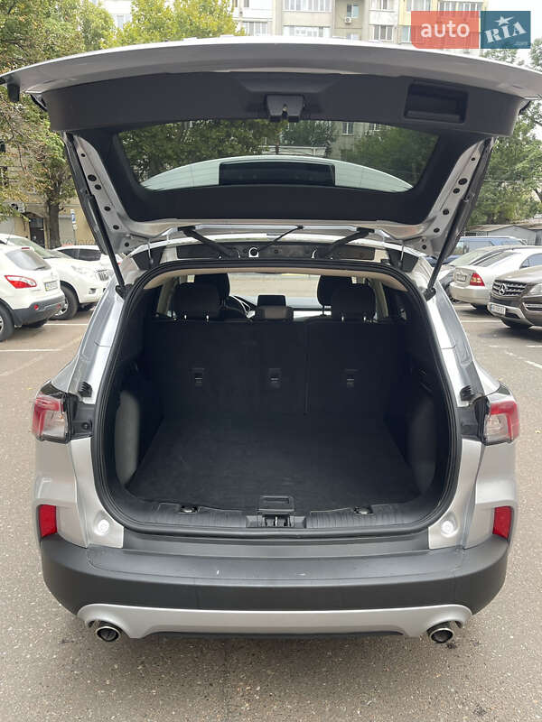 Внедорожник / Кроссовер Ford Escape 2020 в Одессе