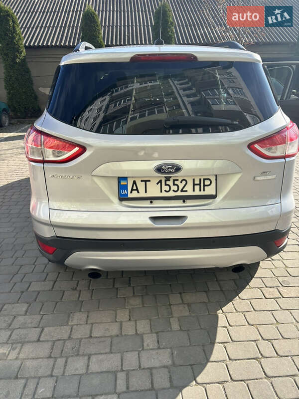 Внедорожник / Кроссовер Ford Escape 2016 в Ивано-Франковске