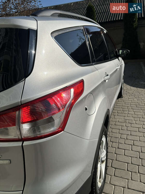 Внедорожник / Кроссовер Ford Escape 2016 в Ивано-Франковске