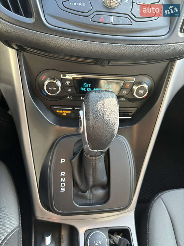 Внедорожник / Кроссовер Ford Escape 2016 в Ивано-Франковске