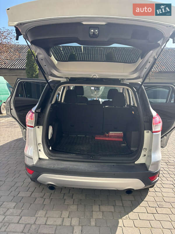 Внедорожник / Кроссовер Ford Escape 2016 в Ивано-Франковске