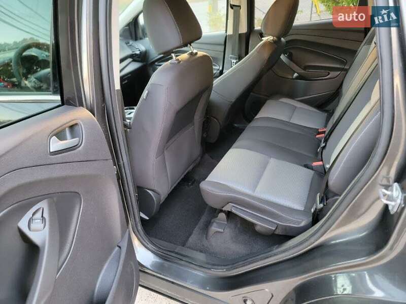 Внедорожник / Кроссовер Ford Escape 2017 в Львове