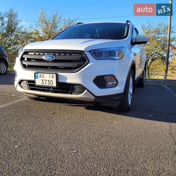 Позашляховик / Кросовер Ford Escape 2016 в Кривому Розі