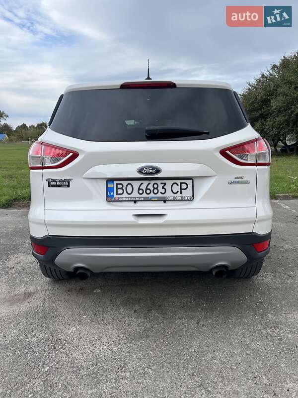 Внедорожник / Кроссовер Ford Escape 2015 в Тернополе