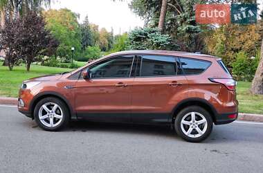 Позашляховик / Кросовер Ford Escape 2016 в Чернігові