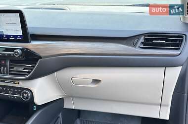 Внедорожник / Кроссовер Ford Escape 2020 в 