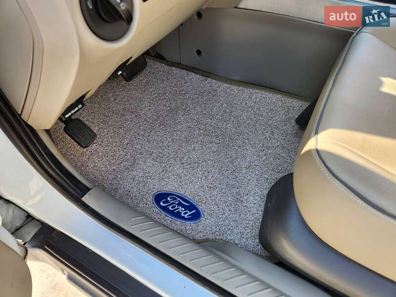 Внедорожник / Кроссовер Ford Escape 2010 в Ставище