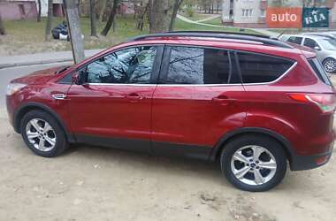 Внедорожник / Кроссовер Ford Escape 2015 в 