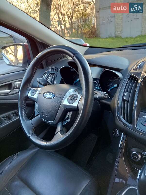 Внедорожник / Кроссовер Ford Escape 2013 в Стрые