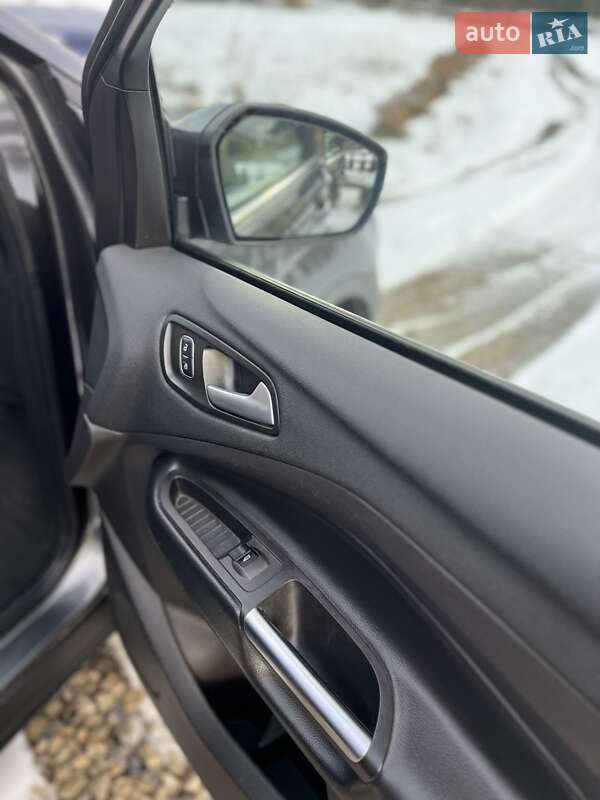 Внедорожник / Кроссовер Ford Escape 2018 в Буковеле