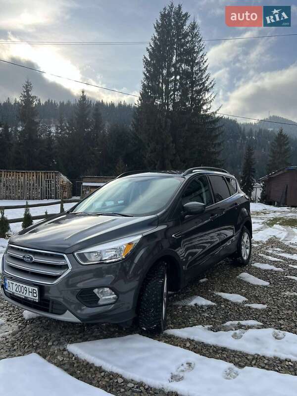 Внедорожник / Кроссовер Ford Escape 2018 в Буковеле