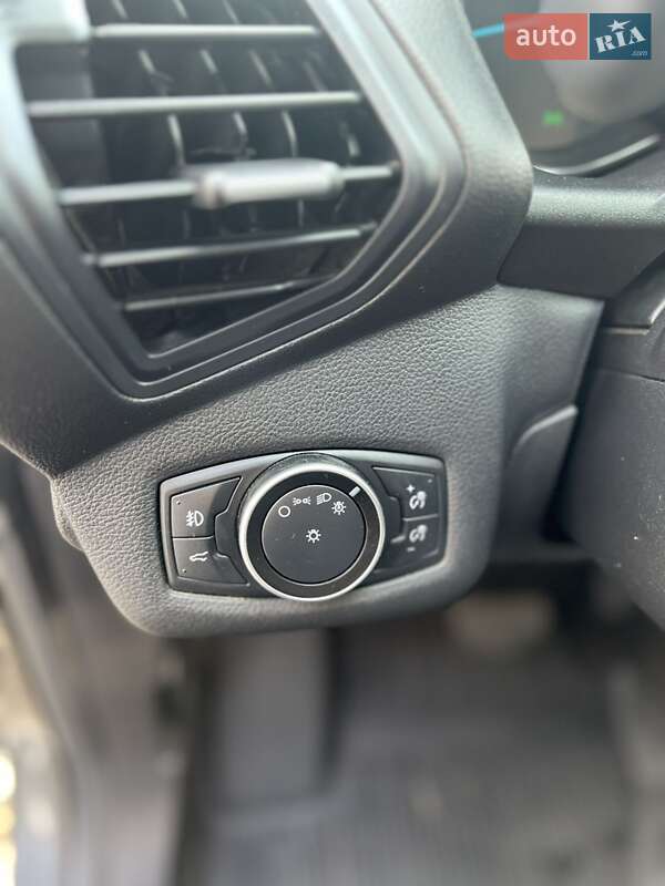 Внедорожник / Кроссовер Ford Escape 2018 в Буковеле