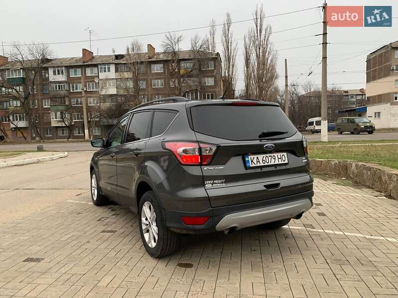 Внедорожник / Кроссовер Ford Escape 2017 в Каменец-Подольском