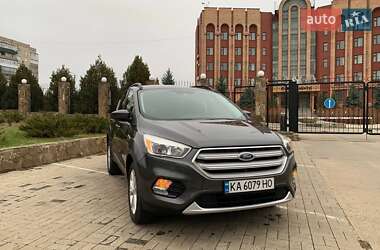 Внедорожник / Кроссовер Ford Escape 2017 в 