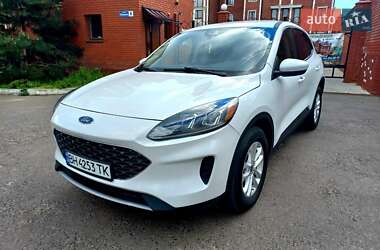 Внедорожник / Кроссовер Ford Escape 2019 в 
