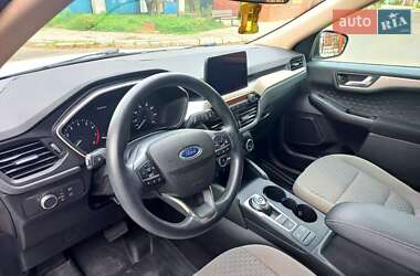 Внедорожник / Кроссовер Ford Escape 2019 в 