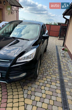 Внедорожник / Кроссовер Ford Escape 2015 в 